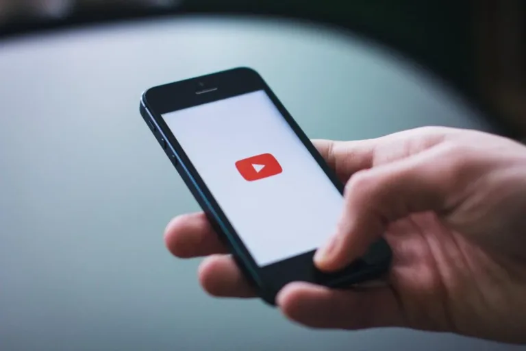 earning money on YouTube by uploading videos