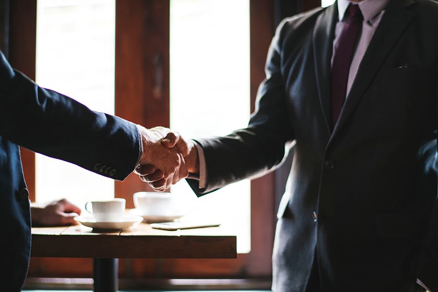 Why Every Business Must Have a LinkedIn Profile 2 Keeping Connections
