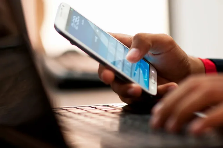 How to protect your loved ones with a phone